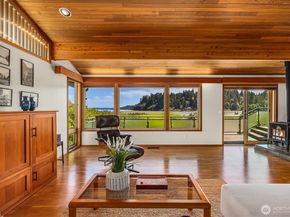 9882 Manitou Beach Drive NE, Bainbridge Island WA 98110