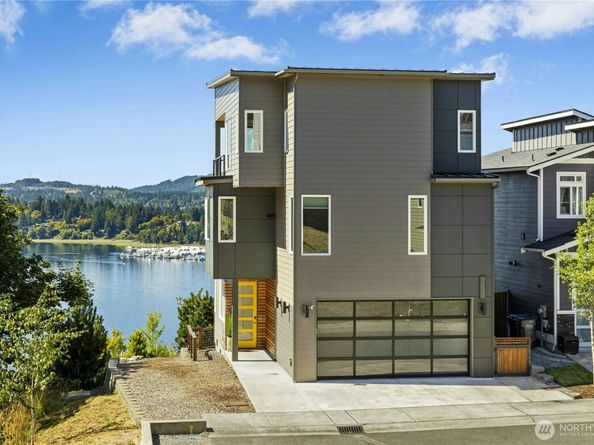 3347 Amak Lane, Bremerton WA 98310
