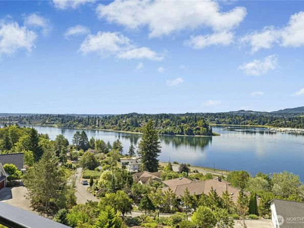 3347 Amak Lane, Bremerton WA 98310