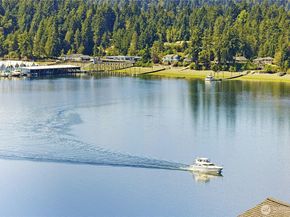 3347 Amak Lane, Bremerton WA 98310