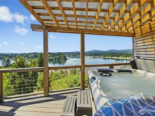 3347 Amak Lane, Bremerton WA 98310