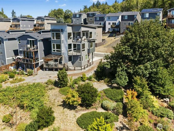 3347 Amak Lane, Bremerton WA 98310
