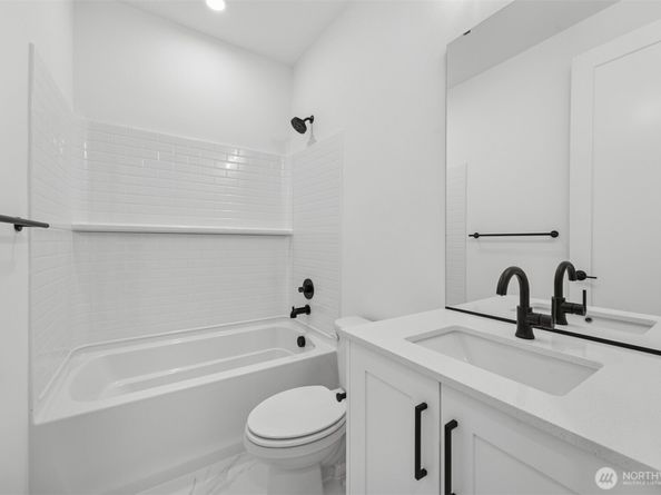 18814 99th Court NE A, Bothell WA 98011