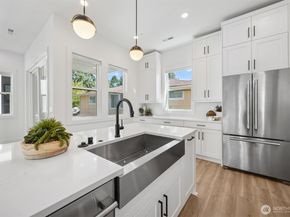18814 99th Court NE A, Bothell WA 98011