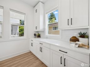 18814 99th Court NE A, Bothell WA 98011