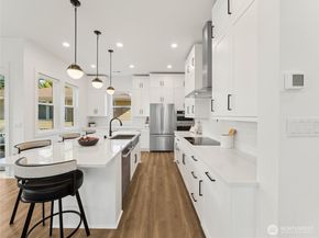18814 99th Court NE A, Bothell WA 98011