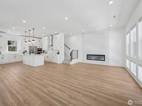 18814 99th Court NE A, Bothell WA 98011