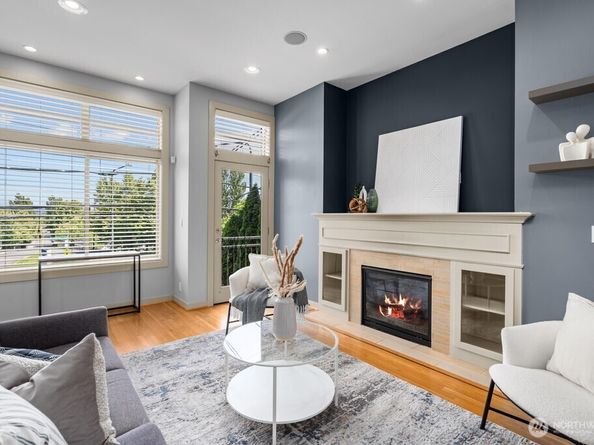 7747 Sand Point Way NE A, Seattle WA 98115