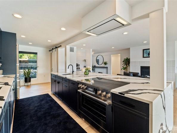 17514 NE 40th Place J3, Redmond WA 98052