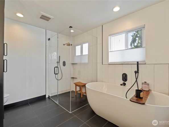 17514 NE 40th Place J3, Redmond WA 98052