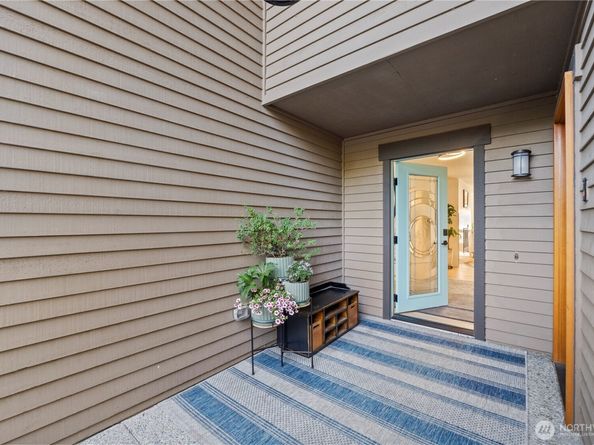 17514 NE 40th Place J3, Redmond WA 98052