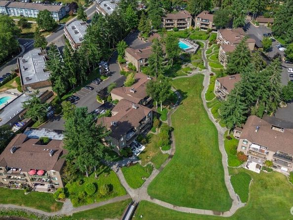 17514 NE 40th Place J3, Redmond WA 98052