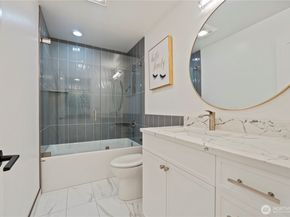 17514 NE 40th Place J3, Redmond WA 98052