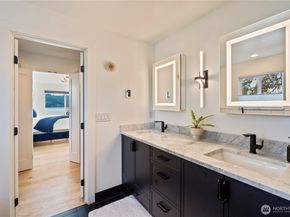 17514 NE 40th Place J3, Redmond WA 98052