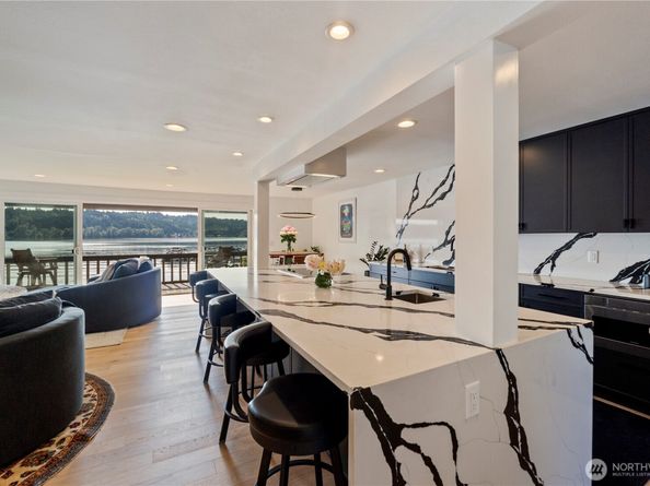 17514 NE 40th Place J3, Redmond WA 98052