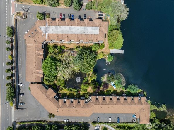 19414 Aurora Avenue N 203, Shoreline WA 98133