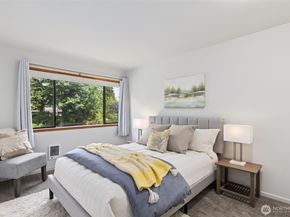 19414 Aurora Avenue N 203, Shoreline WA 98133