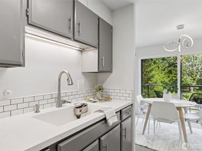 19414 Aurora Avenue N 203, Shoreline WA 98133
