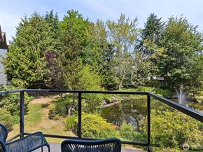 19414 Aurora Avenue N 203, Shoreline WA 98133