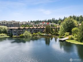 19414 Aurora Avenue N 203, Shoreline WA 98133