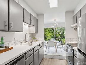 19414 Aurora Avenue N 203, Shoreline WA 98133