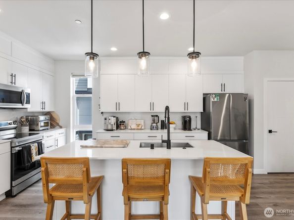 21511 50th Avenue W E, Mountlake Terrace WA 98043