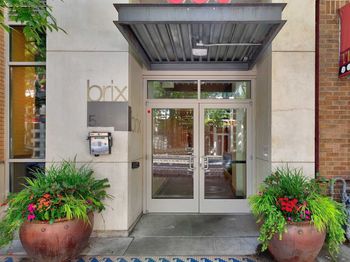 530 Broadway E