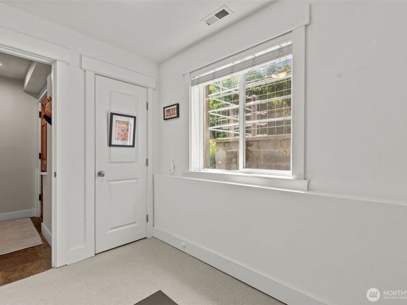 4252 Williams Avenue W, Seattle WA 98199