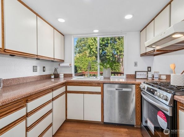 612 S 27th Court, Renton WA 98055