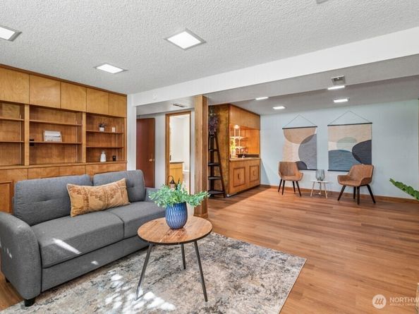 612 S 27th Court, Renton WA 98055