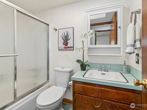 612 S 27th Court, Renton WA 98055