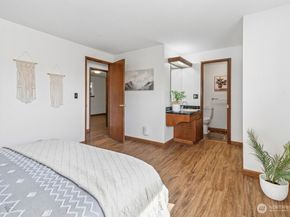 612 S 27th Court, Renton WA 98055