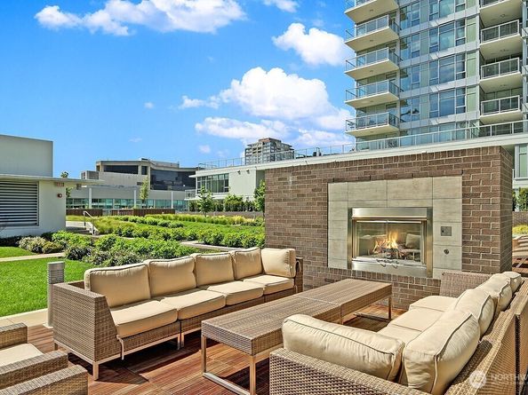 583 Battery Street 1405N, Seattle WA 98121