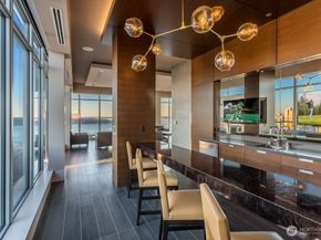 583 Battery Street 1405N, Seattle WA 98121