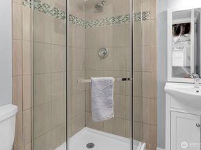 11729 Phinney Avenue N, Seattle WA 98133