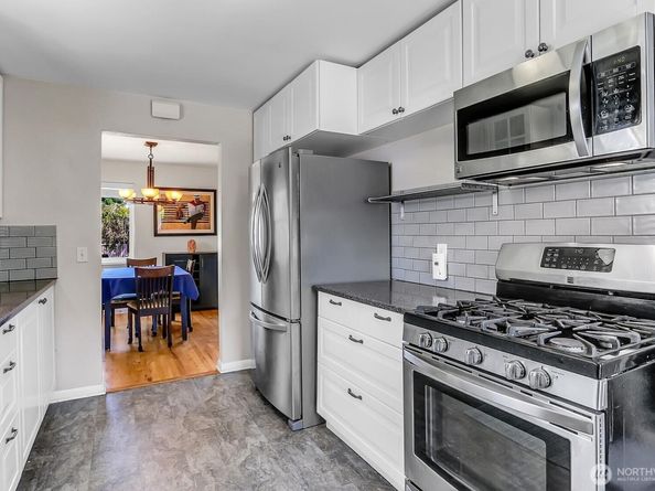 11729 Phinney Avenue N, Seattle WA 98133