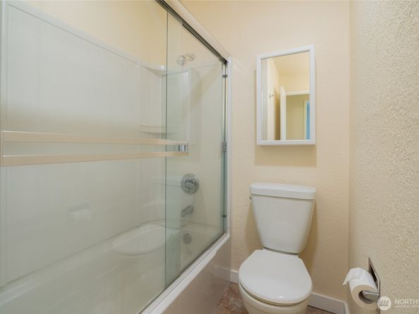 12617 NE 130th Way E303, Kirkland WA 98034