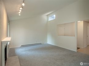 12617 NE 130th Way E303, Kirkland WA 98034