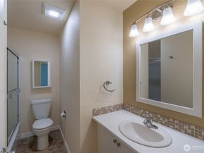 12617 NE 130th Way E303, Kirkland WA 98034