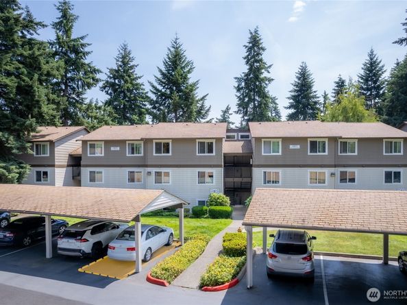 12617 NE 130th Way E303, Kirkland WA 98034