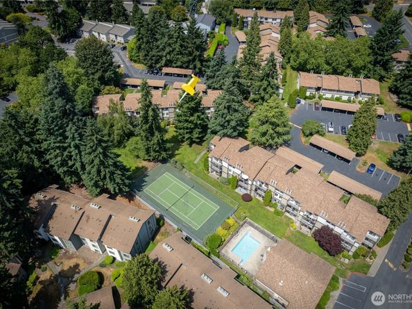 12617 NE 130th Way E303, Kirkland WA 98034