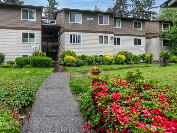 12617 NE 130th Way E303, Kirkland WA 98034