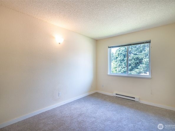 12617 NE 130th Way E303, Kirkland WA 98034