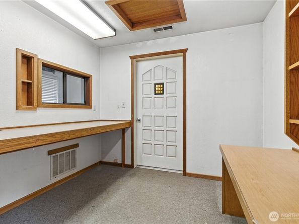 22 Riverview Drive NE, Auburn WA 98002