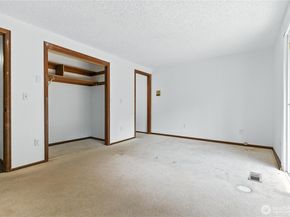 22 Riverview Drive NE, Auburn WA 98002