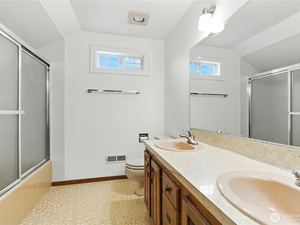 22 Riverview Drive NE, Auburn WA 98002