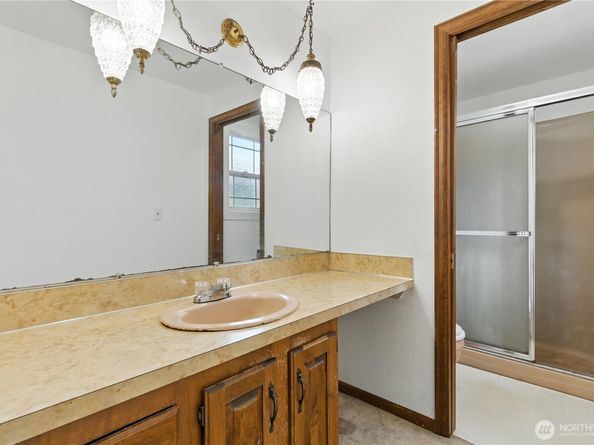 22 Riverview Drive NE, Auburn WA 98002