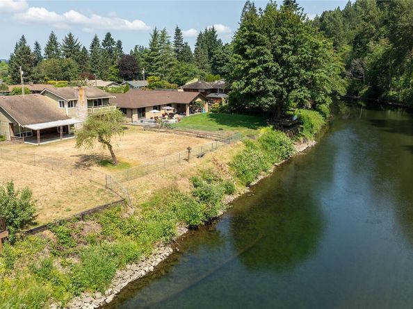 22 Riverview Drive NE, Auburn WA 98002