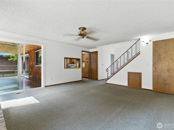 22 Riverview Drive NE, Auburn WA 98002