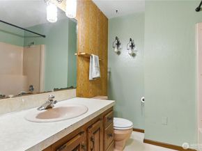 22 Riverview Drive NE, Auburn WA 98002